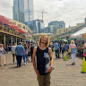 Meet your Posher, Troy